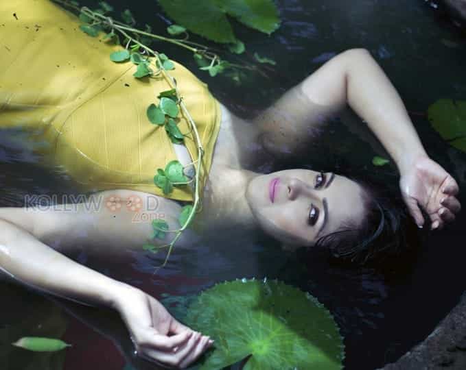 Actress Simran Photoshoot Stills 12