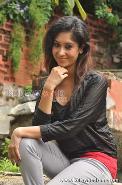 Actress Sindhu Affan Pictures 08
