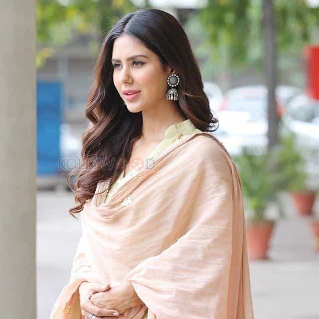 Actress Sonam Bajwa Photos 02