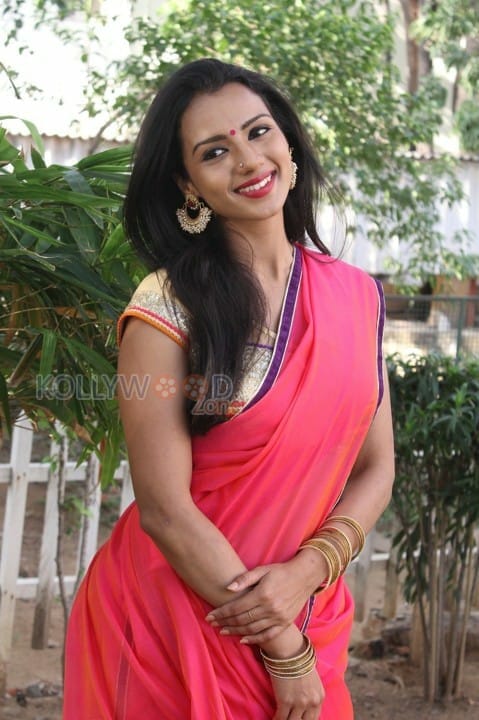 Actress Sruthi Hariharan Photos 06