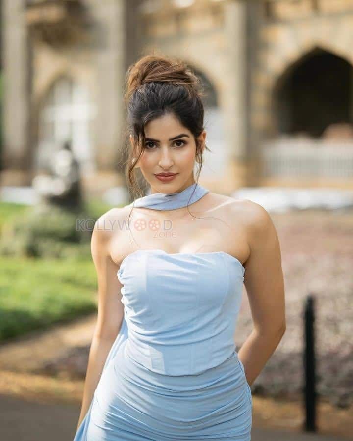 Beautiful Sakshi Malik in a Blue Outfit Pictures 02