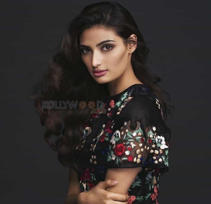 Bollywood Actress Athiya Shetty Stills 04