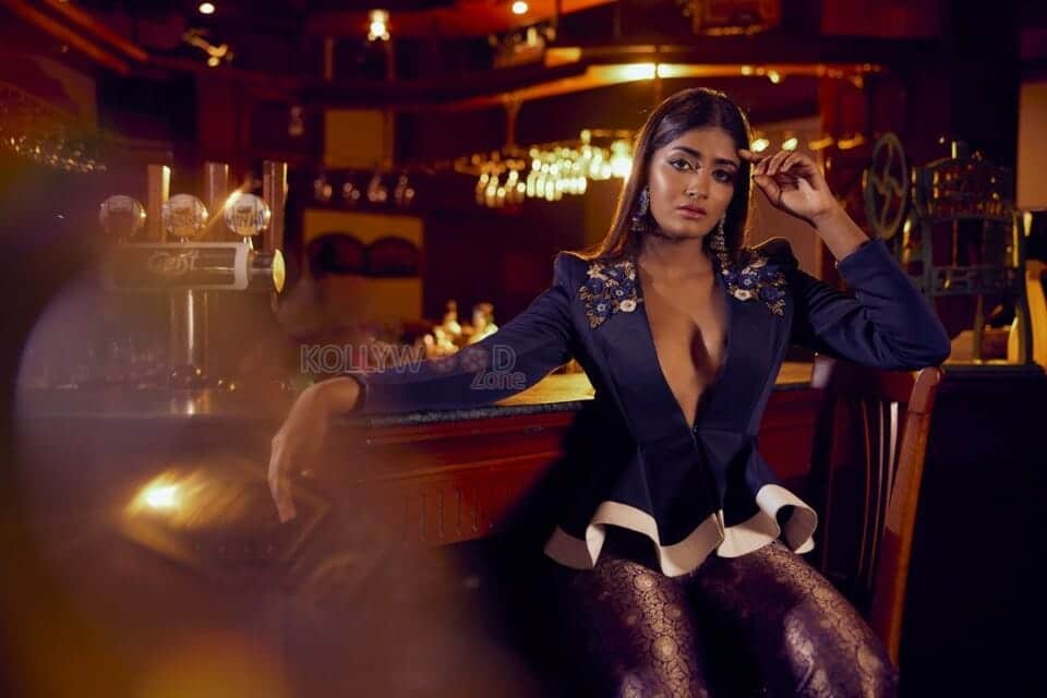 Dimple Hayati Sexy Cleavage in a Pub 01