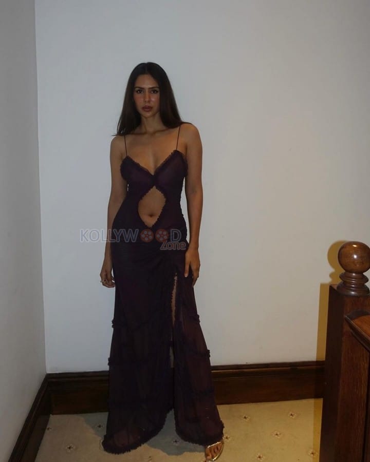 Glamorous Sonam Bajwa in a Black Front Cut Out Dress showing Navel and Cleavage Pictures 01