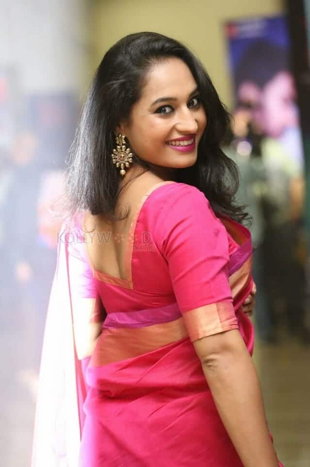 Gorgeous Pooja Ramachandran in Red Saree Photos 06