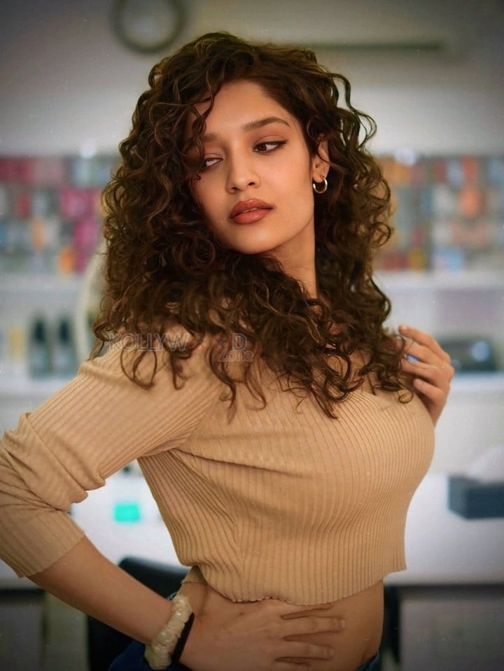 Gorgeous Ritika Singh in a Half Sleeve Light Brown Crop Top Pictures 05