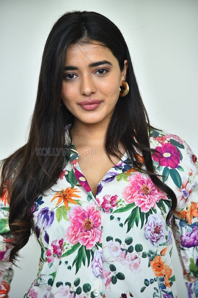 Heroine Ketika Sharma at Single Movie Interview Pictures 05