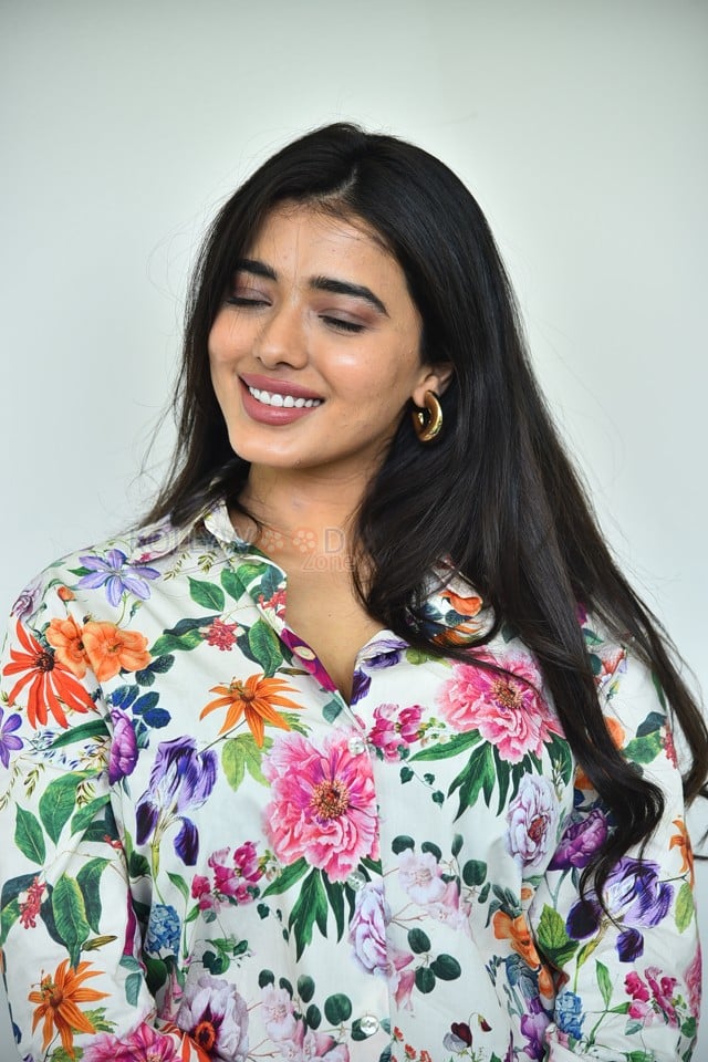 Heroine Ketika Sharma at Single Movie Interview Pictures 07