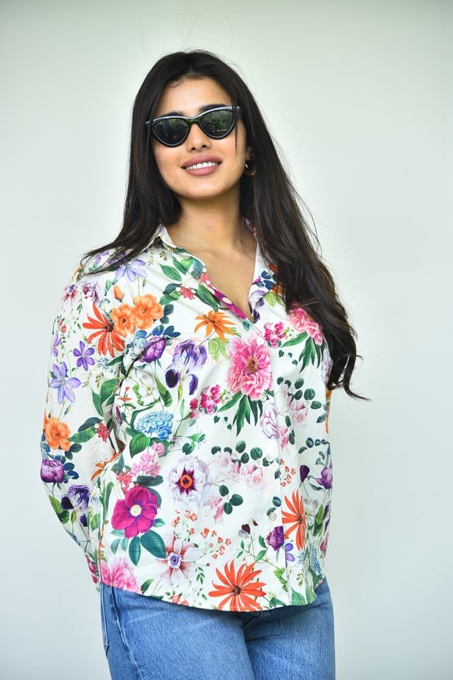 Heroine Ketika Sharma at Single Movie Interview Pictures 26