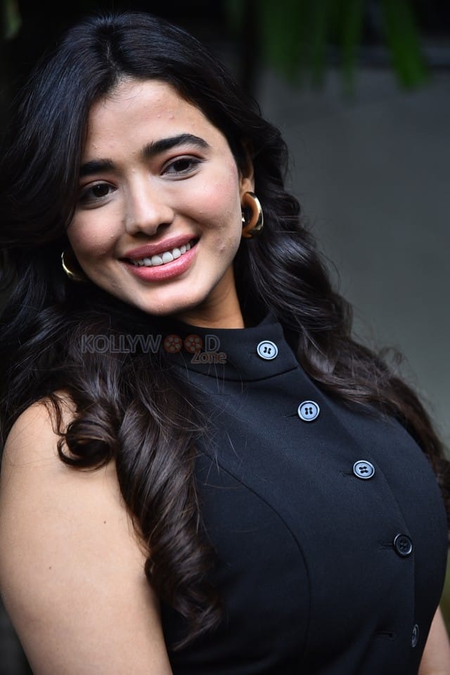Heroine Ketika Sharma at Single Movie Success Meet Photos 11