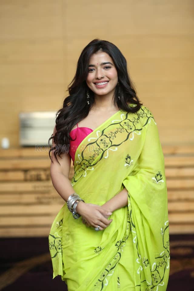 Heroine Ketitka Sharma at Single Movie Success Celebration Photos 04