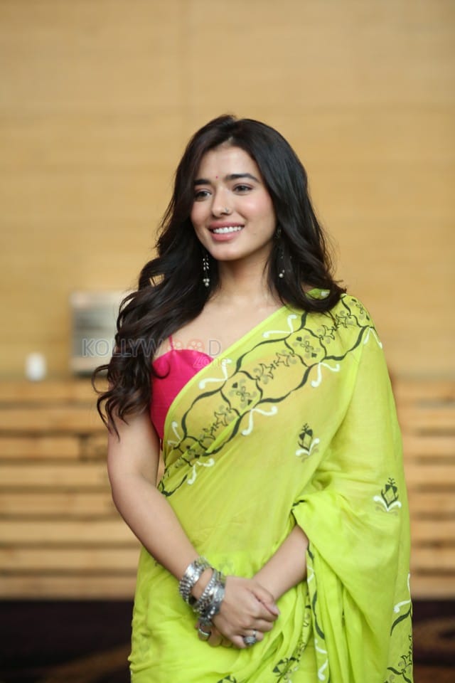 Heroine Ketitka Sharma at Single Movie Success Celebration Photos 05