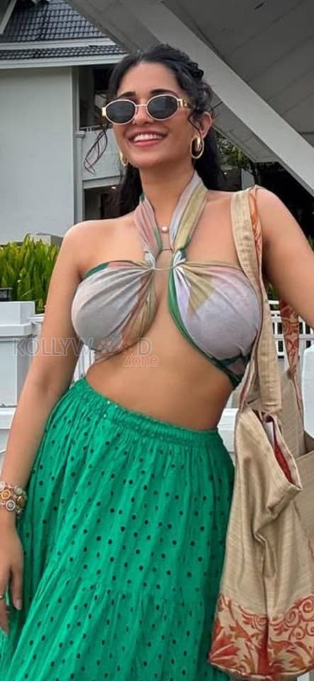 Hot Ruhani Sharma Boobs in a Revealing Scarf Top and Green Maxi Skirt Pictures 03