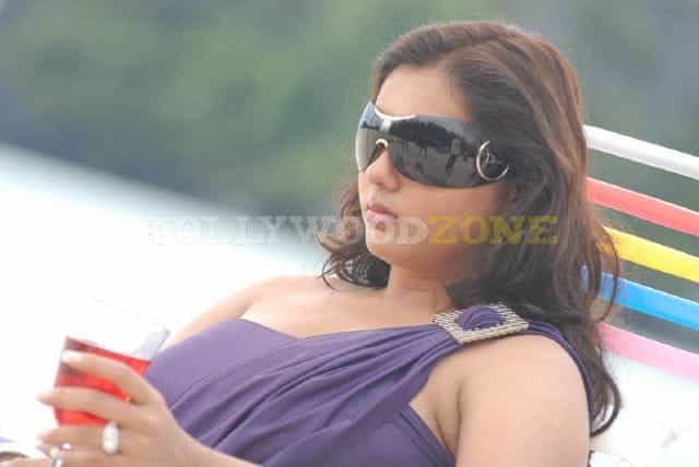 Hot Sexy Namitha Stills 081