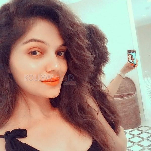 Indian Television Actress Rubina Dilaik Photos 03