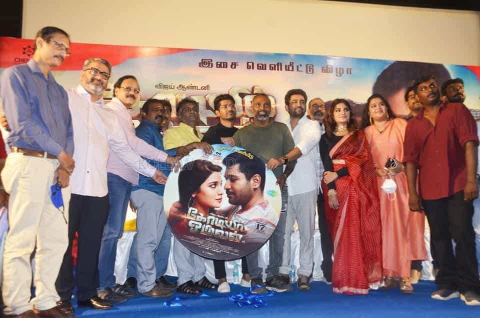 Kodiyil Oruvan Press Meet Stills 07