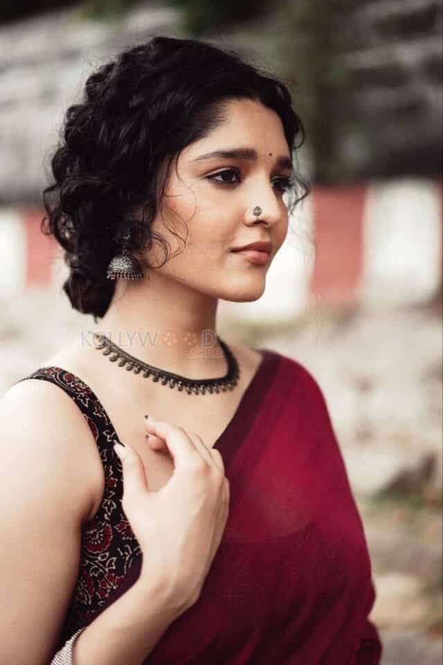 Kolai Movie Heroine Ritika Singh Sexy Photoshoot Pictures 06