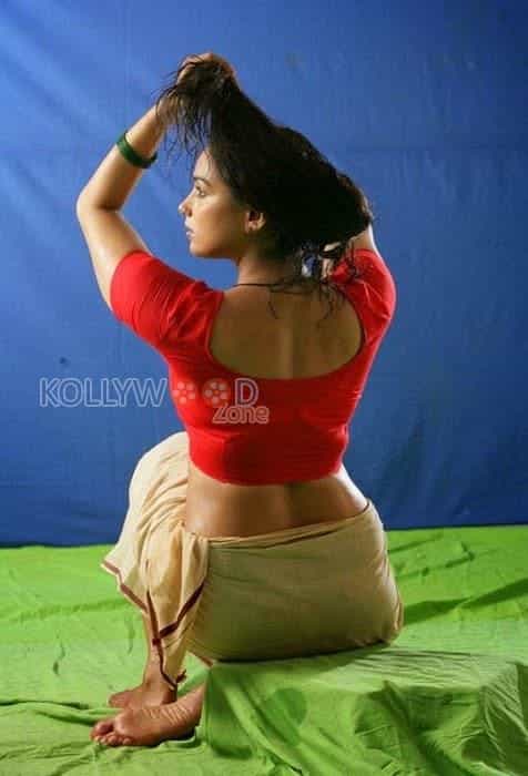 Malayalam Actress Swetha Menon Sexy Photos 06
