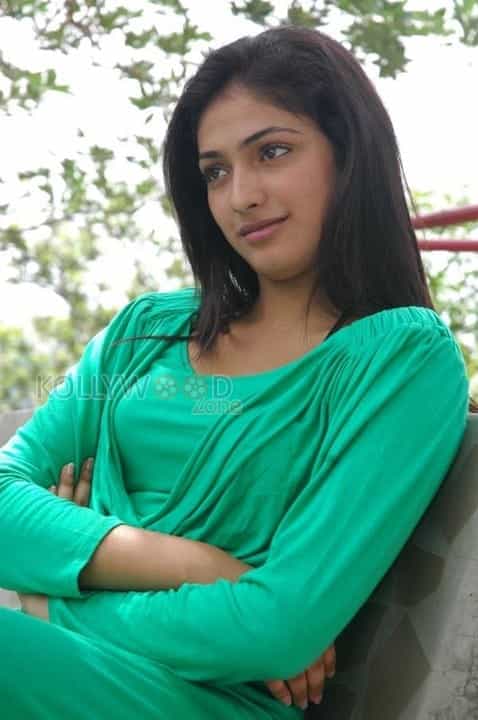 Mallu Actress Hari Priya Pictures 03