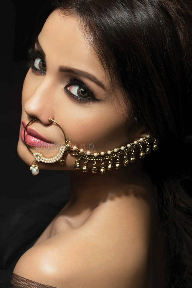 Naagin 5 Actress Adaa Khan Sexy Pictures 02