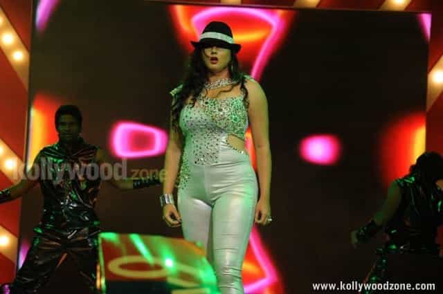 Namitha At Tsr Tv9 Film Awards Stills 12