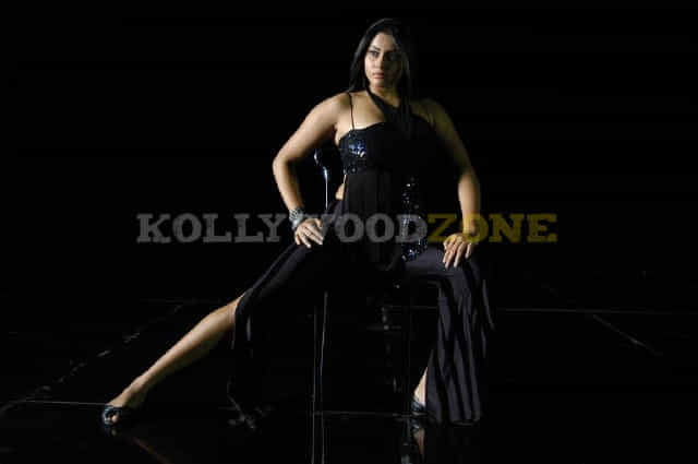 Namitha Hot Pictures 15