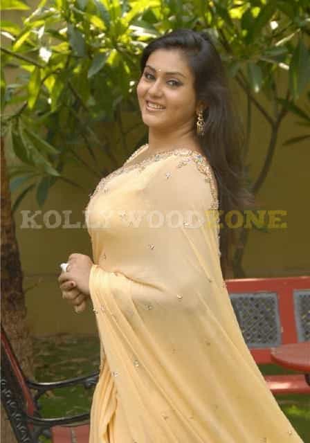 Namitha Very Hot In Saree 20