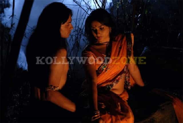 Namitha Very Hot In Saree 26