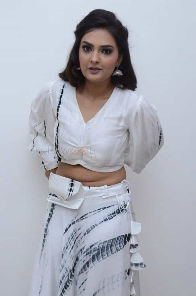 Neha Deshpande at Peep Show Press Meet Pictures 23