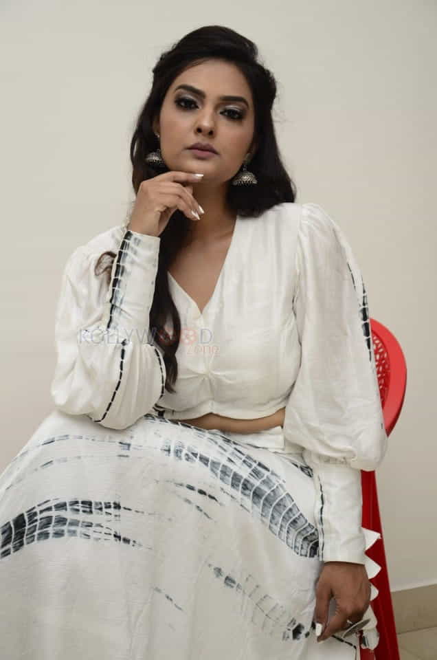 Neha Deshpande at Peep Show Press Meet Pictures 57