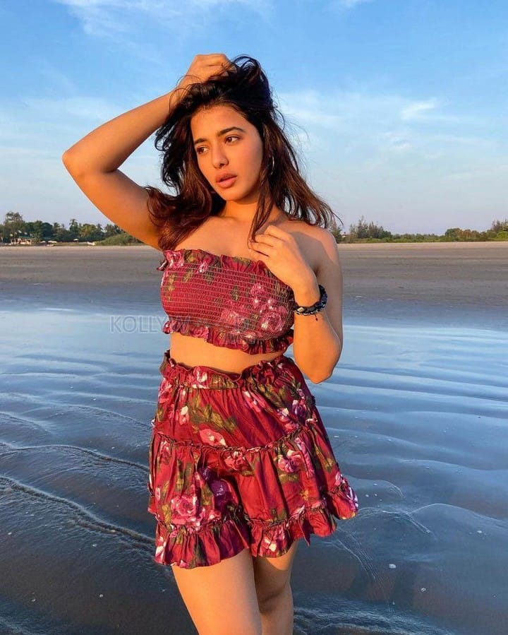 Ravishing Ketika Sharma in a Sleeveless Tube Top and Mini Skirt Photos 03