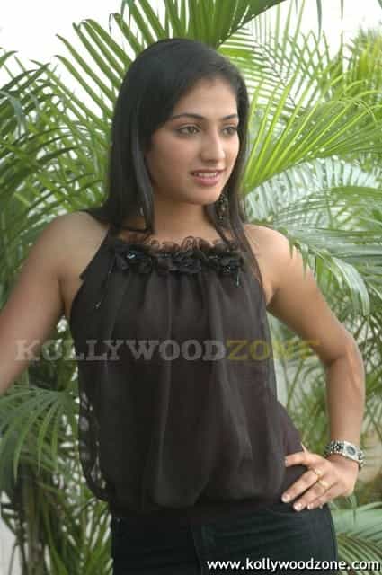 Sexy Actress Hari Priya Stills 04
