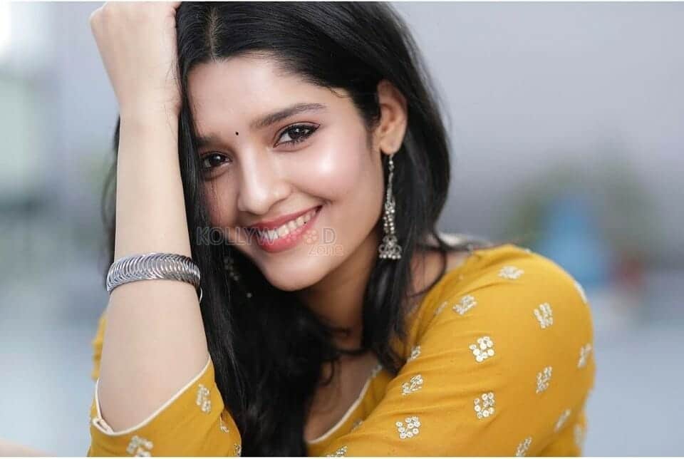 Sexy Ritika Singh Pics 05