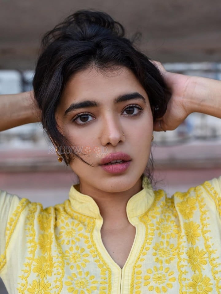Single Actress Ketika Sharma in a Yellow Embroidered Kurta Pictures 02