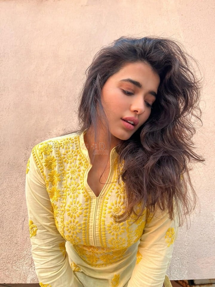 Single Actress Ketika Sharma in a Yellow Embroidered Kurta Pictures 03