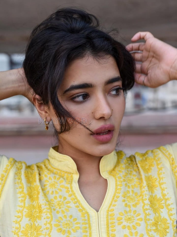 Single Actress Ketika Sharma in a Yellow Embroidered Kurta Pictures 06