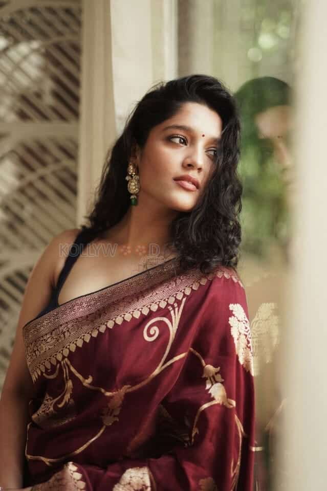 Vanangamudi Heroine Ritika Singh Sexy Saree Photoshoot Pictures 03