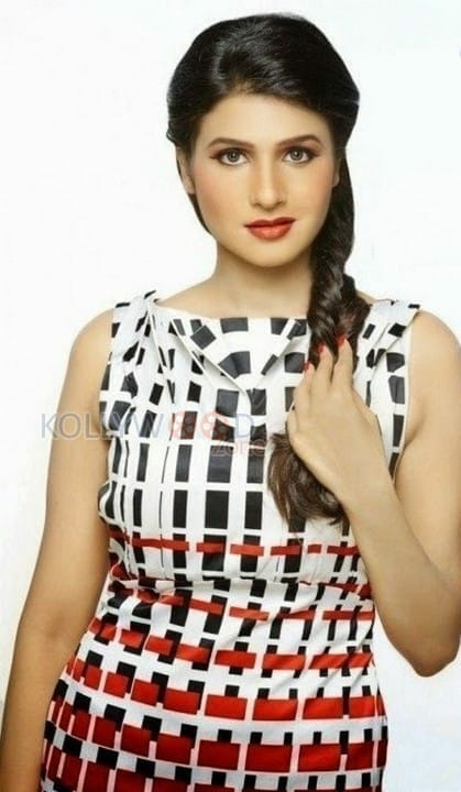 Actress Anjena Kirti Pictures 03