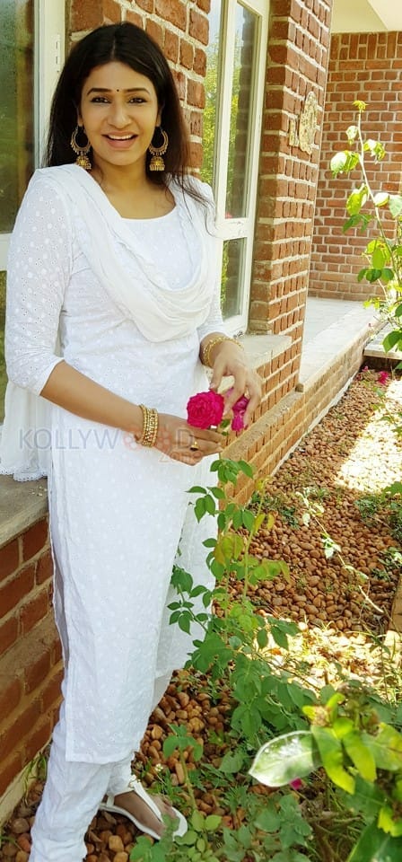 Actress Anjena Kirti White Dress Photos 03