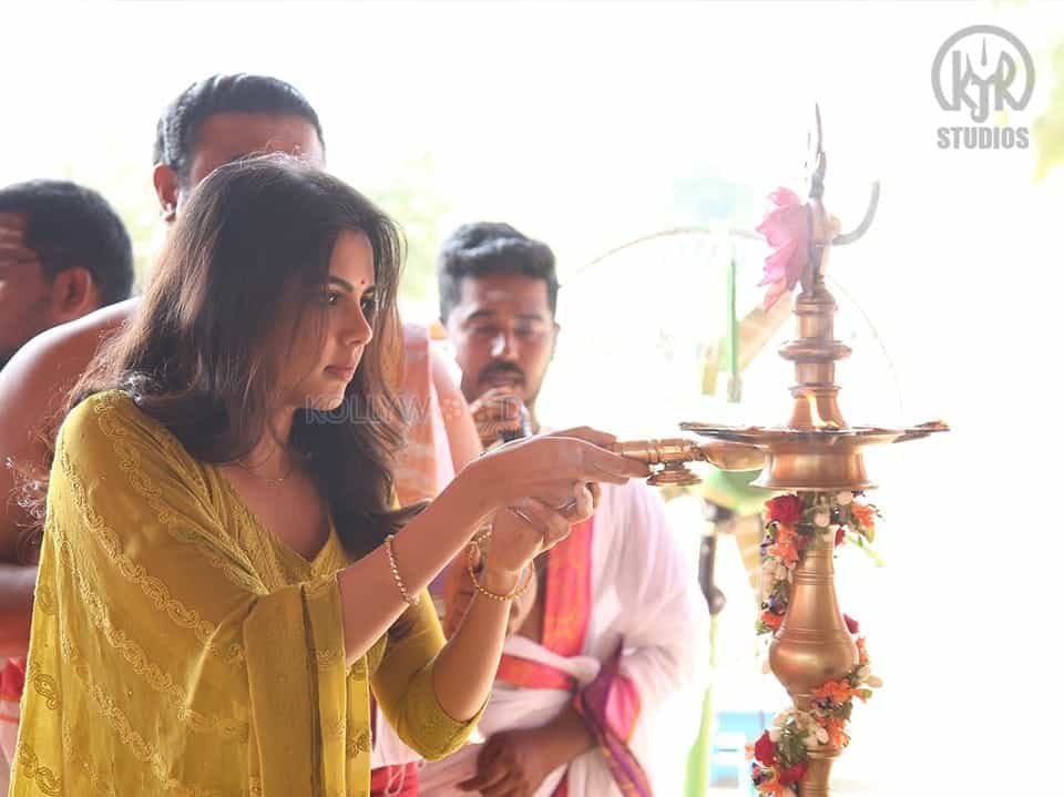 Actress Kalyani Priyadarshan Stills At Siva Karthikeyan S Hero Movie Pooja 02