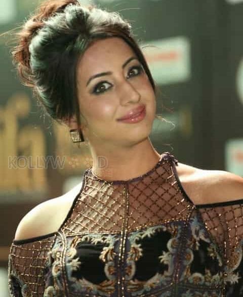 Sanjjanaa Galrani