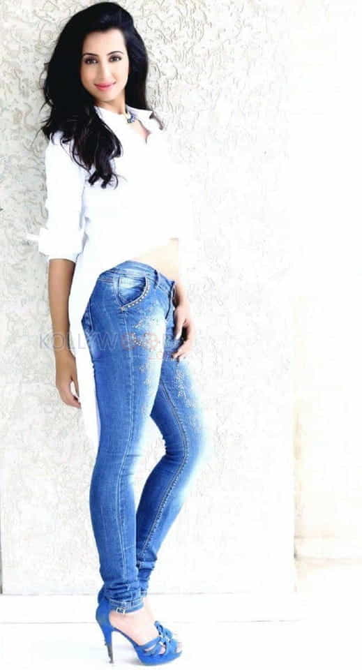 Actress Sanjjanaa New Photoshoot Pics 08