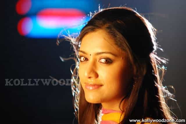 Cute And Sexy Mamta Mohandas Stills 32