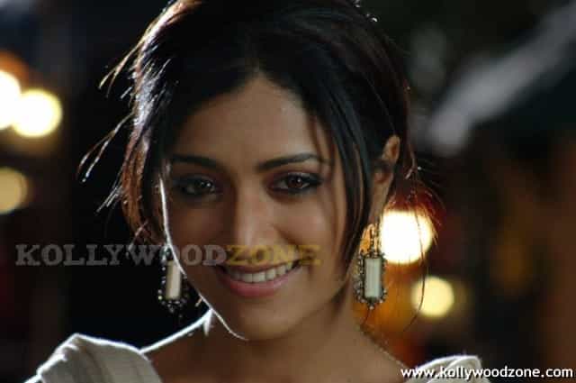 Cute And Sexy Mamta Mohandas Stills 37