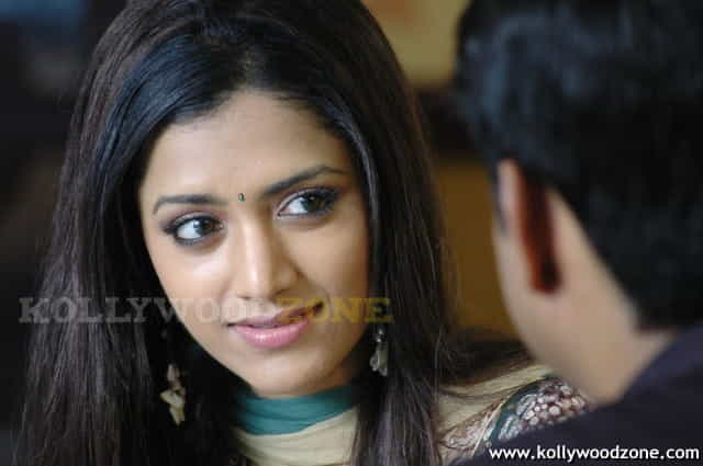 Cute And Sexy Mamta Mohandas Stills 51