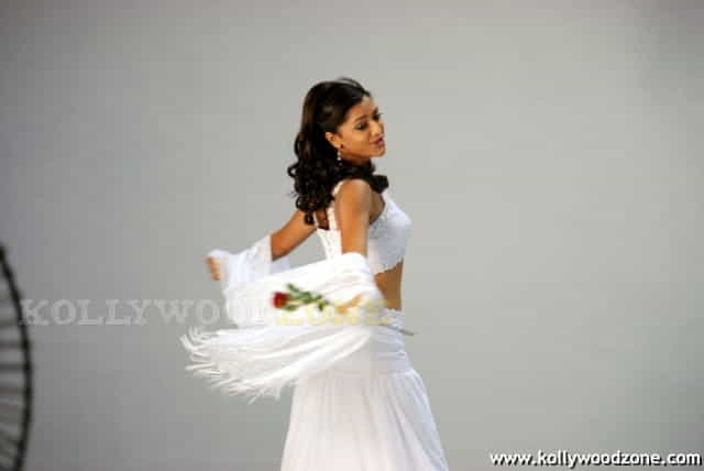 Cute And Sexy Mamta Mohandas Stills 63