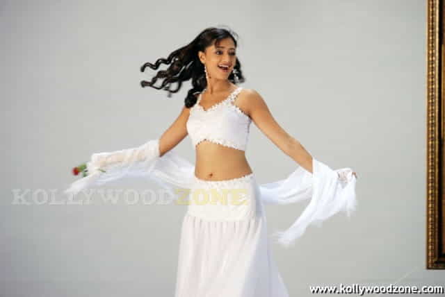 Cute And Sexy Mamta Mohandas Stills 64