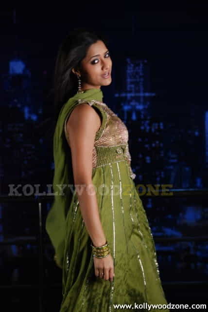 Cute And Sexy Mamta Mohandas Stills 76