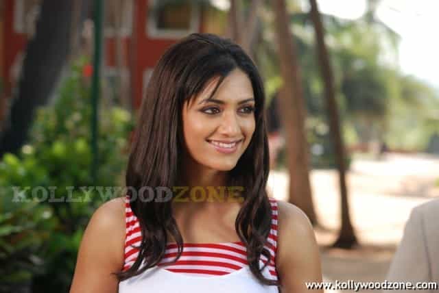 Cute And Sexy Mamta Mohandas Stills 86