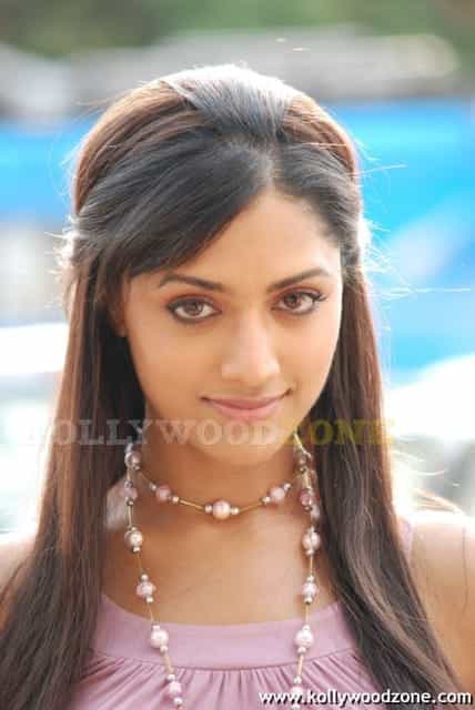 Cute And Sexy Mamta Mohandas Stills 91